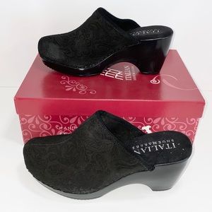 Italian Shoemakers Women’s Heels / Clogs 7.5 NIB
